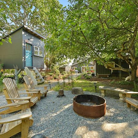 North Saanich The Bayside Cottage מראה חיצוני תמונה