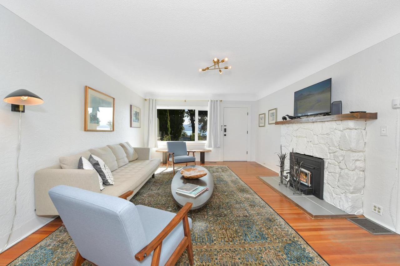 North Saanich The Bayside Cottage מראה חיצוני תמונה