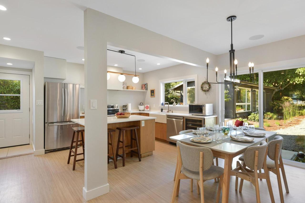 North Saanich The Bayside Cottage מראה חיצוני תמונה