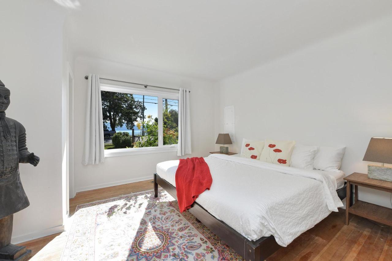 North Saanich The Bayside Cottage מראה חיצוני תמונה