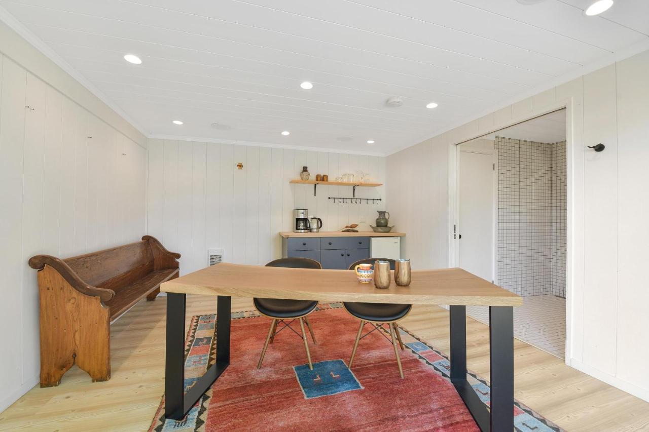 North Saanich The Bayside Cottage מראה חיצוני תמונה