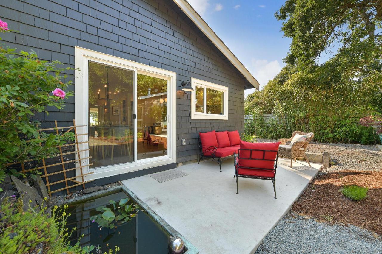 North Saanich The Bayside Cottage מראה חיצוני תמונה