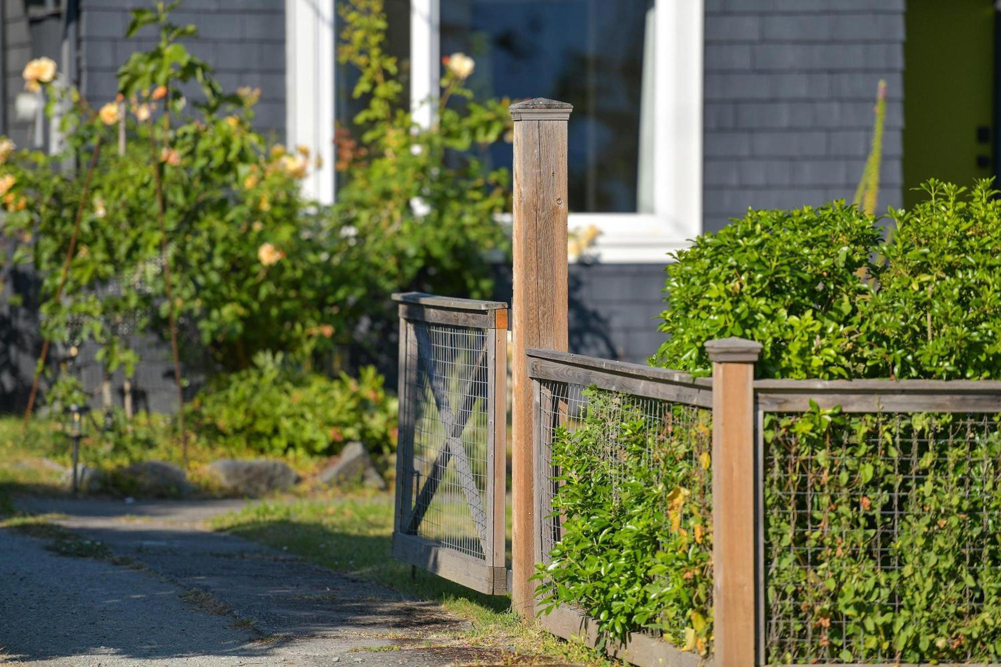 North Saanich The Bayside Cottage מראה חיצוני תמונה