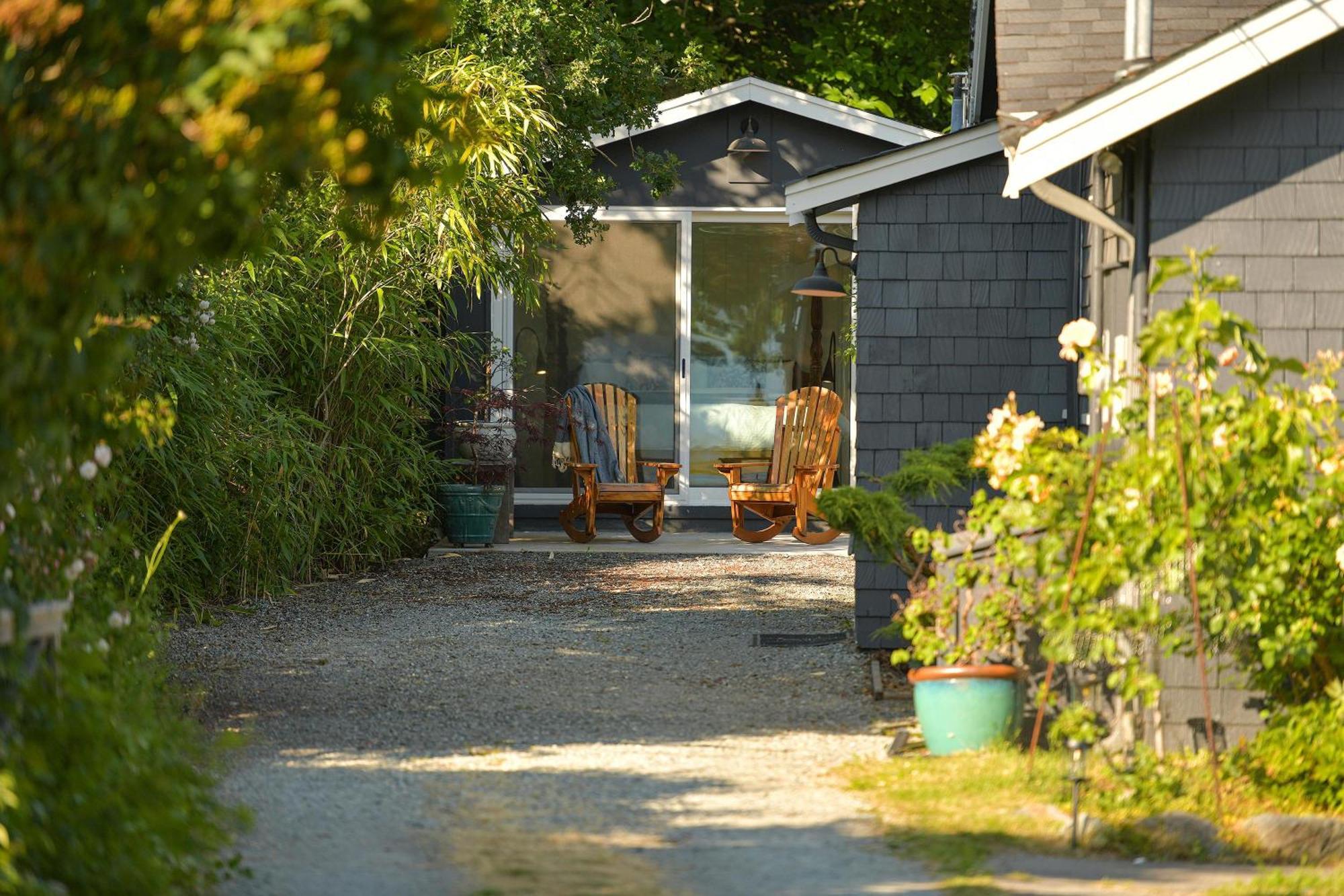 North Saanich The Bayside Cottage מראה חיצוני תמונה