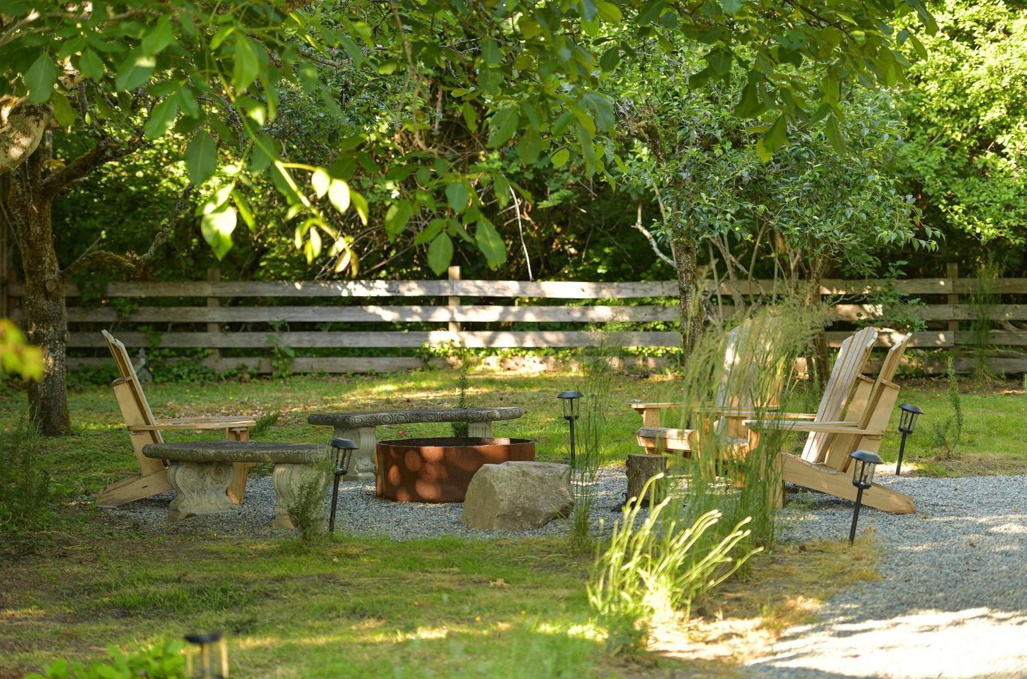 North Saanich The Bayside Cottage מראה חיצוני תמונה