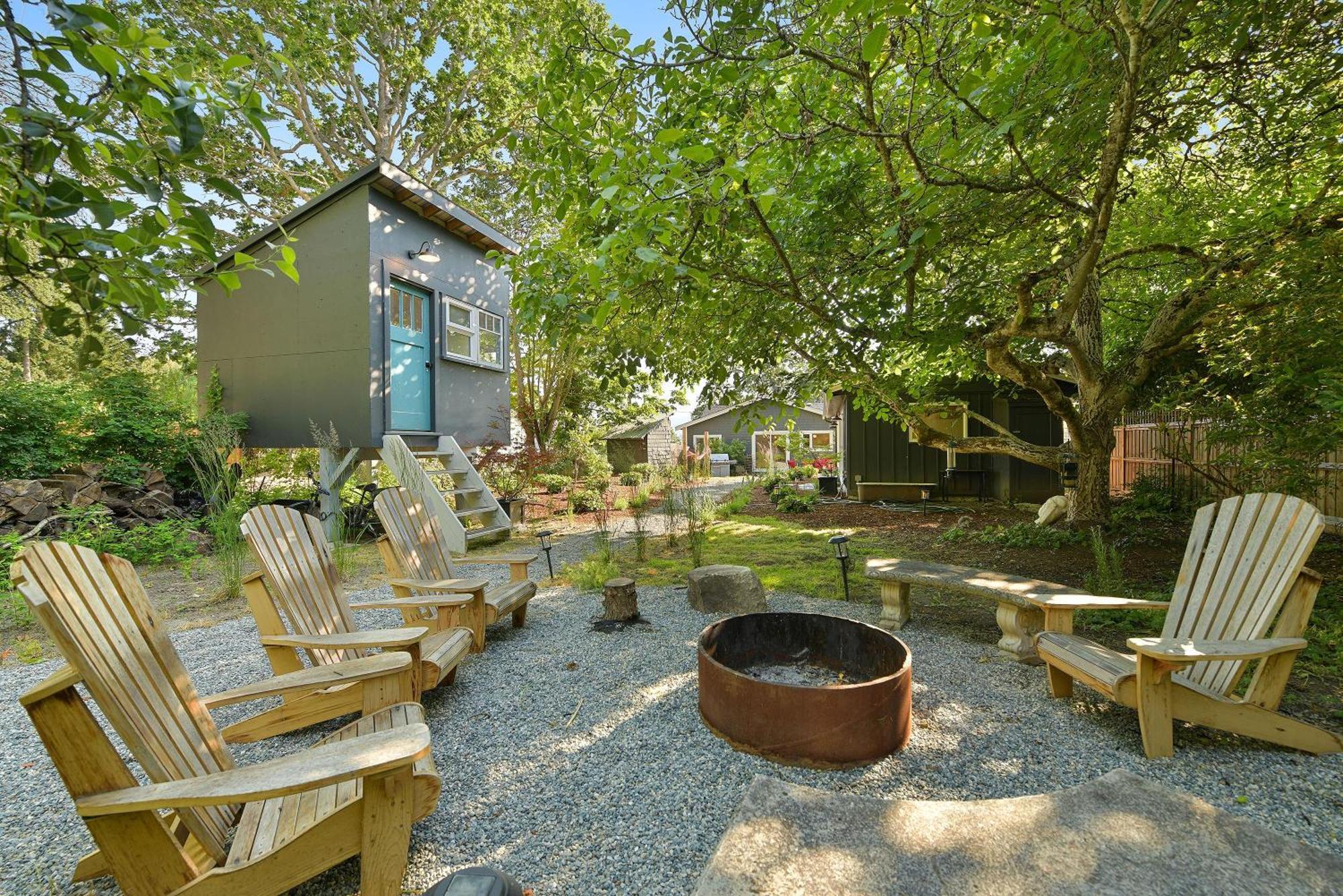 North Saanich The Bayside Cottage מראה חיצוני תמונה