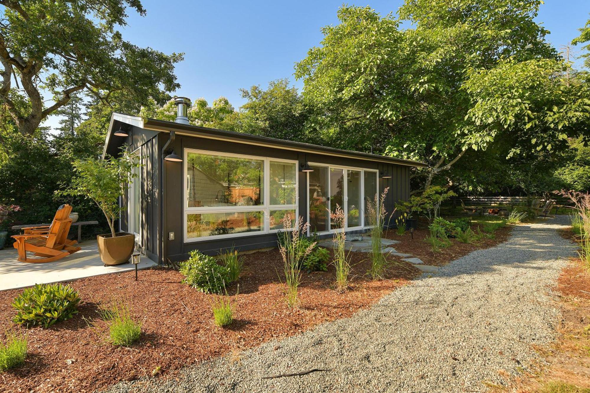North Saanich The Bayside Cottage מראה חיצוני תמונה